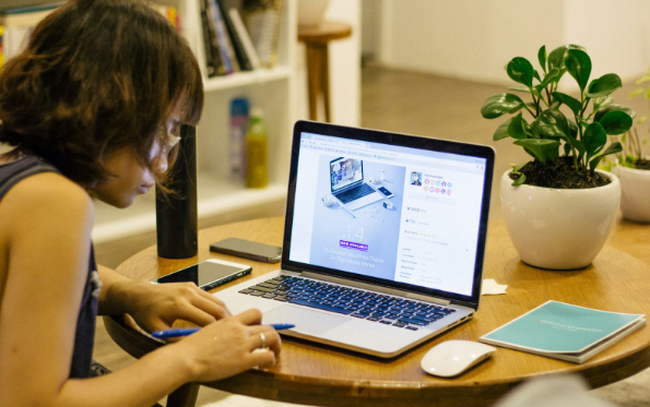 No dinâmico mundo do marketing digital, se adaptar rapidamente é crucial | Foto: Unsplash