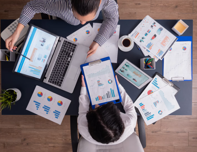 Saiba o que é cluster de conteúdo com SEO estratégico. | Foto: Freepik.