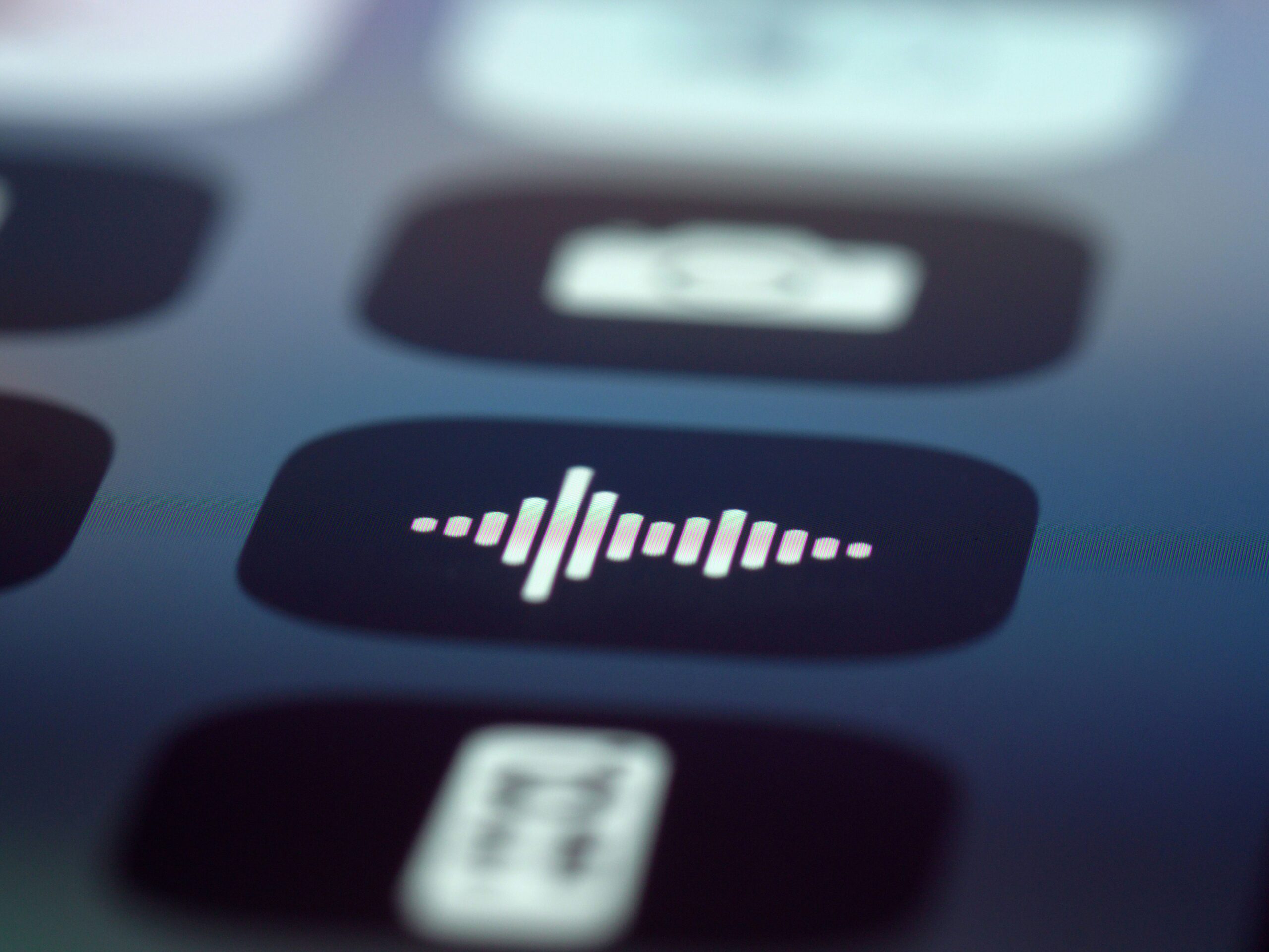 conteúdo-de-áudio-para-IAs-prepare-podcasts-e-assistentes-de-voz-para-alta-performance